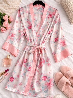 Morgan Taylor Pink & White Floral Satin-Trim Kimono Robe